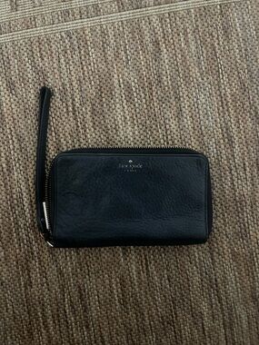kate spade black leather zip wristlet wallet
